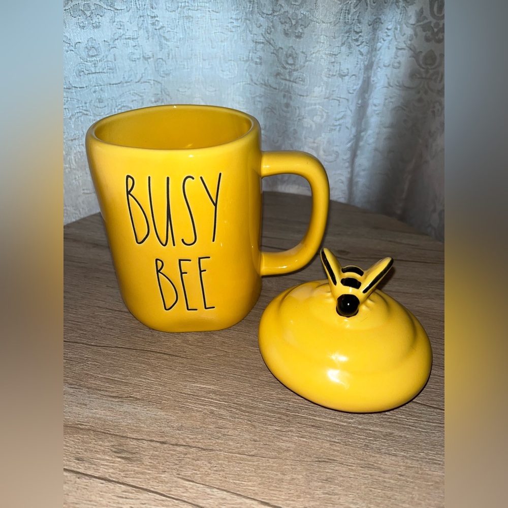 NEW RAE DUNN YELLOW BUSY BEE MUG CUP WITH BEE LID ARTISAN COLLECTION BY MAGENTA - Picture 2 of 6